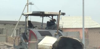 Как ремонтируют дороги в Туркестане