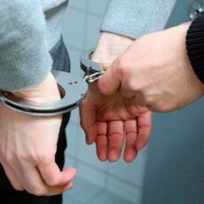В вымогательстве и коррупции подозревается командир роты патрульной полиции Шымкента арест