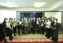 Ко Дню Независимости в Туркестанской области наградили медицинских работников врачи