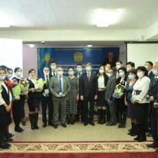 Ко Дню Независимости в Туркестанской области наградили медицинских работников врачи