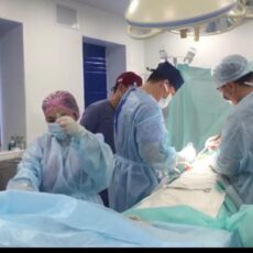В Шымкенте проведена родственная трансплантация почки операция