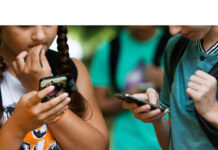 Детей в соцсетях толкают к суициду и склоняют к разврату