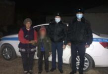 Полицейские Туркестанской области вернули домой пропавшего мальчика пропавший ребенок