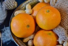 Кислый или сладкий: как узнать вкус мандаринов еще на прилавке мандарины