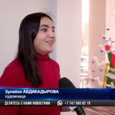 Художница раскрасила шымкентские окна в новый год