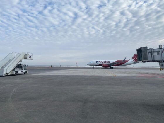 Первый самолёт с пассажирами приземлился в международном аэропорту Туркестана