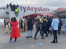 Первый самолёт с пассажирами приземлился в международном аэропорту Туркестана