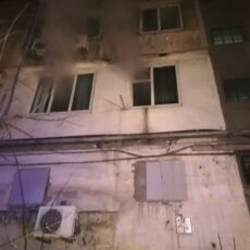 В Шымкенте при пожаре в многоэтажном доме спасли трех человек пожар