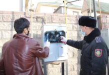 Более 500 граффити — объявлений закрасили сотрудники полиции Шымкента полиция