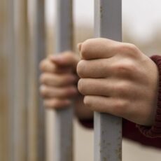 Школьника, изнасиловавшего 6-летнюю девочку, приговорили к 10 годам лишения свободы