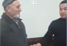 Пожилой водитель пикапа сначала наехал, потом извинился перед водителем Лады