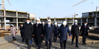 Аскар Мамин проинспектировал ход строительства инфраструктурных объектов города Туркестан