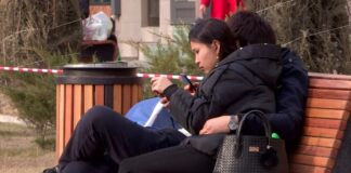 Как обниматься в пандемию?