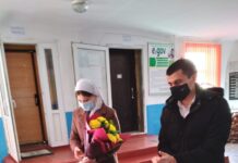 Молодожены из Толебийского района пришли голосовать в день свадьбы