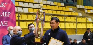 Завершилось зимнее первенство среди государственных служащих Туркестанской области Шукеев