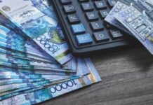 Банки необоснованно списывали деньги казахстанцев деньги