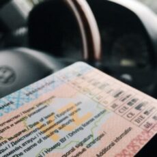 Что делать, если у вас потребуют права и техпаспорт?