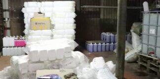 Склад с контрабандной жидкостью для автомобилей обнаружили на рынке в Шымкенте тосол и антифриз