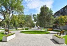 Традиции, рожденные этим летом сквер