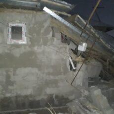 В Шымкенте в мкр Курсай в частном доме хлопок природного газа разрушил стену дом