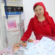 Вторая тройня родилась с начала года в Туркестанской области тройня