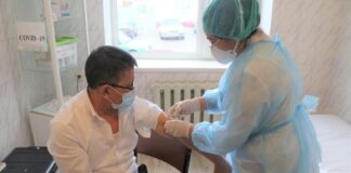 Педагогов и полицейских Туркестанской области вакцинируют от коронавируса вакцинация от коронавируса