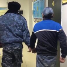 Полицейские изъяли более 4,5 кг марихуаны у жителя Арыси арест