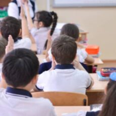 Как будут учиться казахстанские школьники в четвертой четверти?