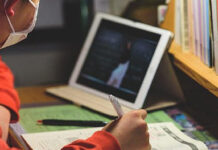 Казахстанские студенты ВУЗов России смогут сдавать сессию дистанционно студент