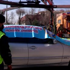 За долги по налогам стали конфисковать машины в Шымкенте