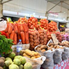 Капуста и яйца дешевеют, картофель и морковь продолжают дорожать Социально значимые продукты