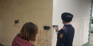 40 наркограффити уничтожили полицейские и волонтеры Туркестана