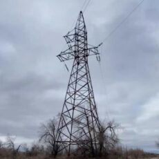 В Туркестанской области продолжается работа по восстановлению поврежденных линий электропередач энергия