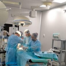 Булавка оказалась в трахее трёхмесячного малыша в Шымкенте операция