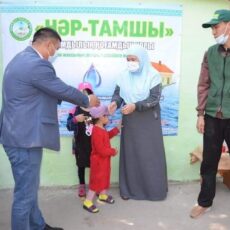 Житель Жетысайского района подарил матери-одиночке 5-комнатный дом подарили дом
