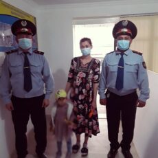 В Туркестанской области вернули матери пропавшую 3-летнюю девочку потерялась девочка