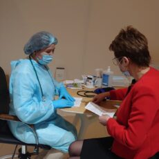 Айжан Есмагамбетова привилась отечественной вакциной QazVac Айжан Есмагамбетова