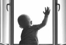 140 детей разбились за 5 лет в Казахстане, выпав из окон