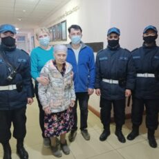 Сотрудники нацгвардии нашли 91-летнюю потерявшуюся бабушку
