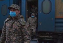 В Шымкент прибыли призывники из трех областей военные