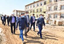 Ну кто так строит? Мурат Айтенов устроил разнос чиновникам за отсутствие взаимодействия аким