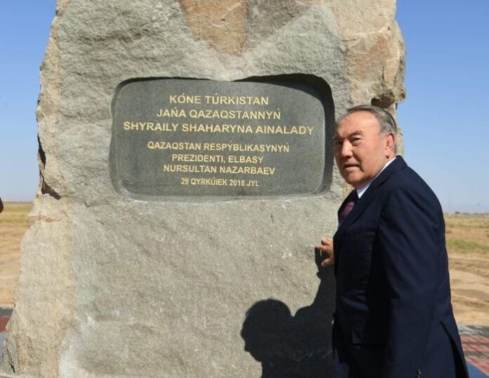 Назарбаев в Туркестане