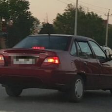 В Туркестанской области выявили автомашину с российскими номерами, нарушившую ПДД нарушение ПДД