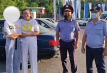 Шымкентские полицейские нашли и вернули матери пропавшую девочку