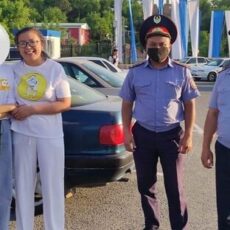 Шымкентские полицейские нашли и вернули матери пропавшую девочку