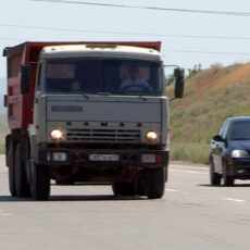 Протест: Дальнобойщики выступили против платных дорог