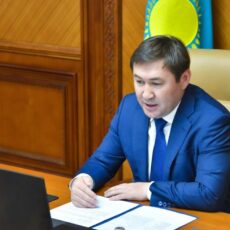 Аким города Шымкент Мурат Айтенов провел прием граждан в режиме онлайн