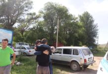 Как встретили спасенных в горах студентов родные (фото)