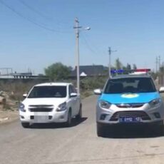 Без номеров и по встречке: За грубые нарушения ПДД задержан житель Туркестана