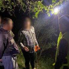 Полицейские и спасатели нашли 4 туристов, пропавших накануне в горах Туркестанской области горы